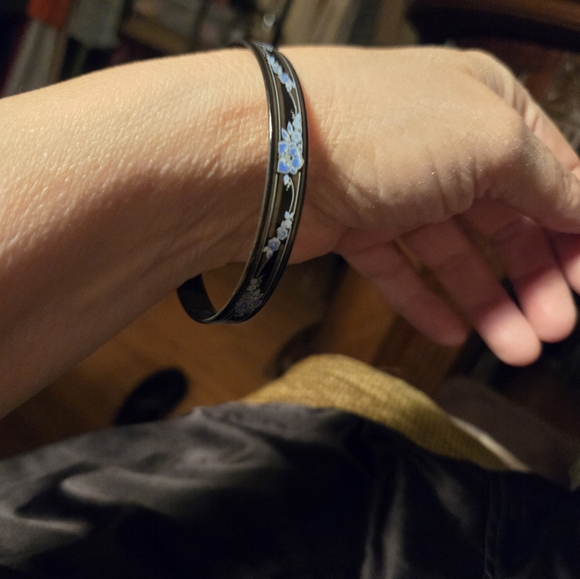 Michaela Frey Team Black Enamel With Blue Morning Glory's Signed Bangle - Picture 6 of 8
